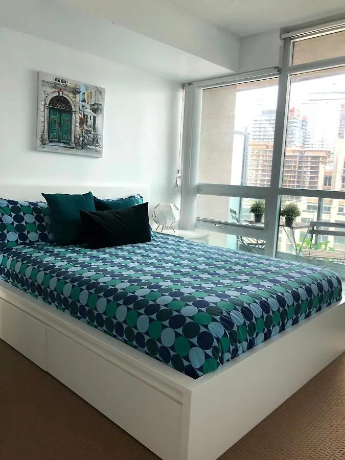 Toronto Downtown 2 Bedroom Families Only Sleeps 5