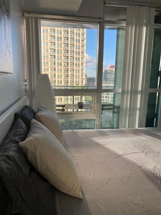 Toronto Downtown 2 Bedroom Families Only Sleeps 5 0*,