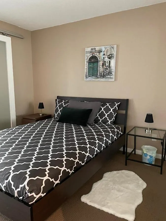 Toronto Downtown 2 Bedroom Families Only Sleeps 5 0*,  Canada