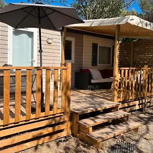 https://mobil-home-des-iscles.fr-provencehotel.com