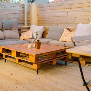 https://joli-appartement-en-bord-de-mer.fr-provencehotel.com